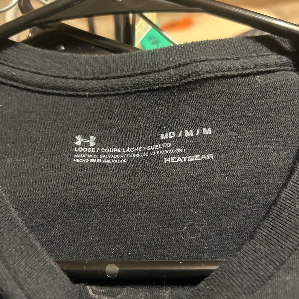 Under Armour Black HeatGear T-Shirt - Picture 3 of 3